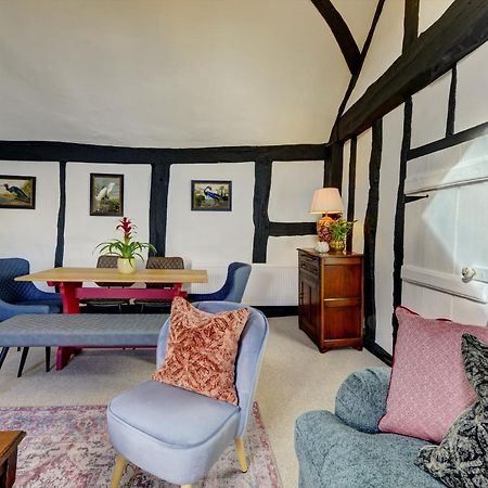 Loft Cottage By Spa Town Property - 2 Bed Tudor Retreat Near To Stratford-Upon-Avon, Warwick & Solihull ภายนอก รูปภาพ
